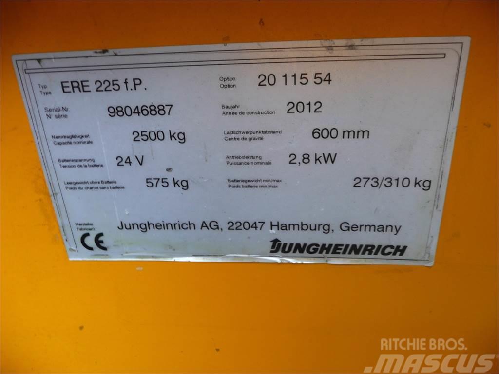 Jungheinrich ERE 225 Žemų aukščių keltuvai su platforma