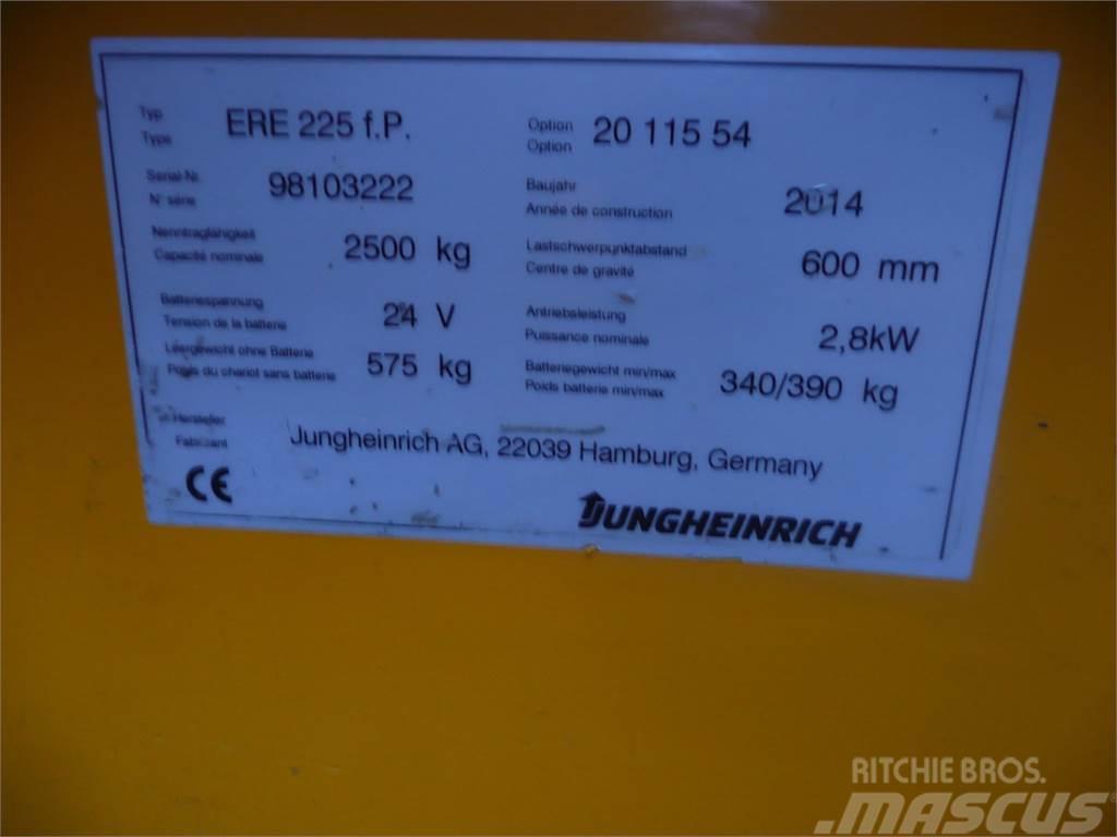 Jungheinrich ERE 225 Žemų aukščių keltuvai su platforma