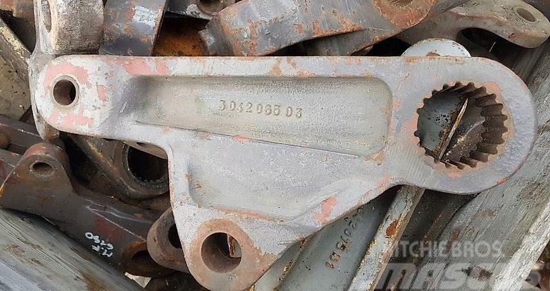 Massey Ferguson spare parts for Massey Ferguson 8210,8220,8240 whe Kiti naudoti traktorių priedai
