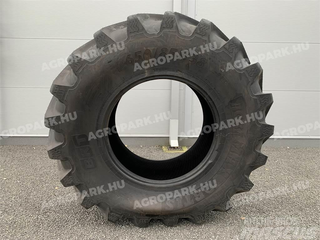 BKT tire in size 650/85R38 Padangos, ratai ir ratlankiai