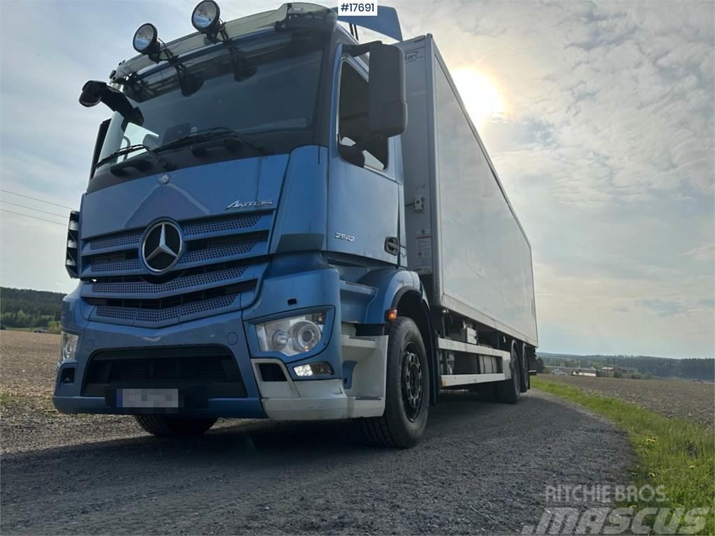 Mercedes-Benz Antons 6x2 Box truck w/ fridge/freezer unit. Sunkvežimiai su dengtu kėbulu