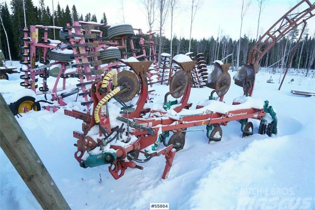 Kverneland Taarup 4032C PLOW WITH CUTTERS Kita