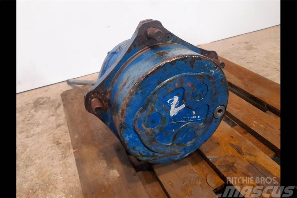New Holland 8240 Front axle final drive Transmisijos