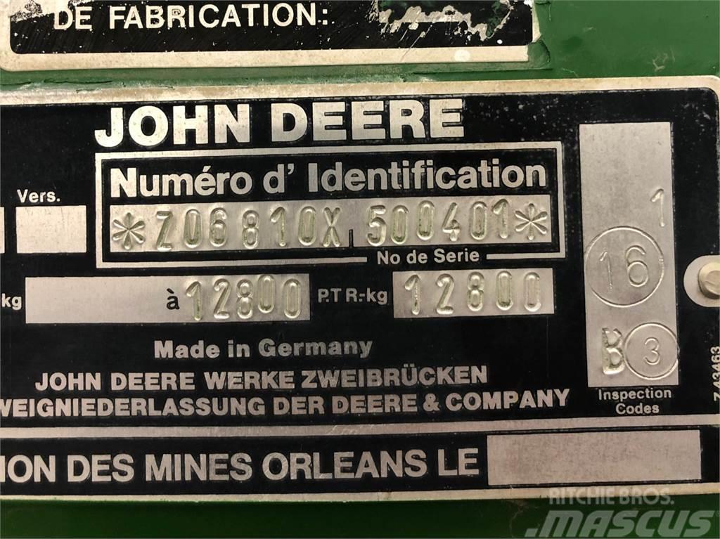 John Deere 6810 Pašarų kombainai