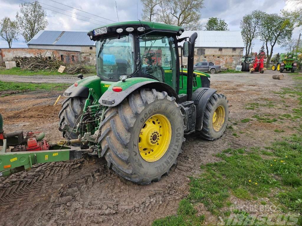 John Deere 7230 R Traktoriai