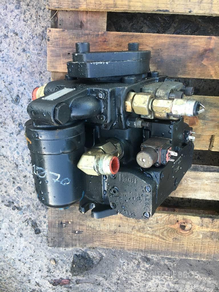 Timberjack 1070 Trans pump F058046 Transmisijos