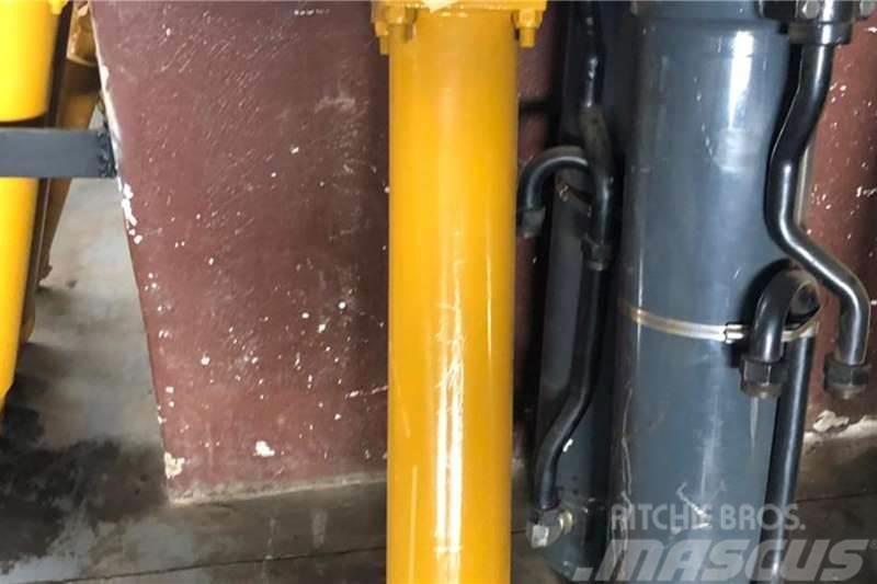 Dezzi Loader Lift Cylinder Kita