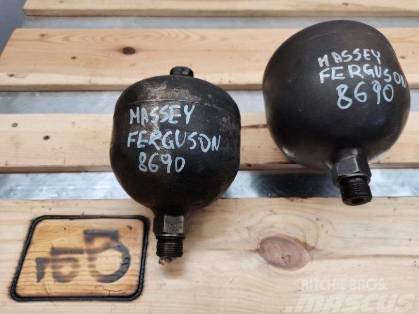 Massey Ferguson 8690 {hydraulic accumulator axle Hidraulikos įrenginiai