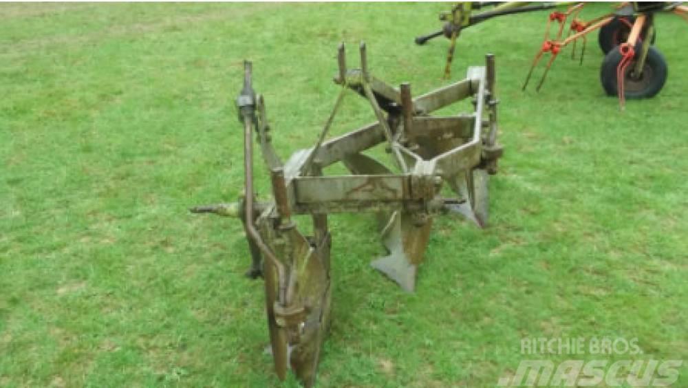 Ferguson Three Furrow Plough Kiti naudoti statybos komponentai