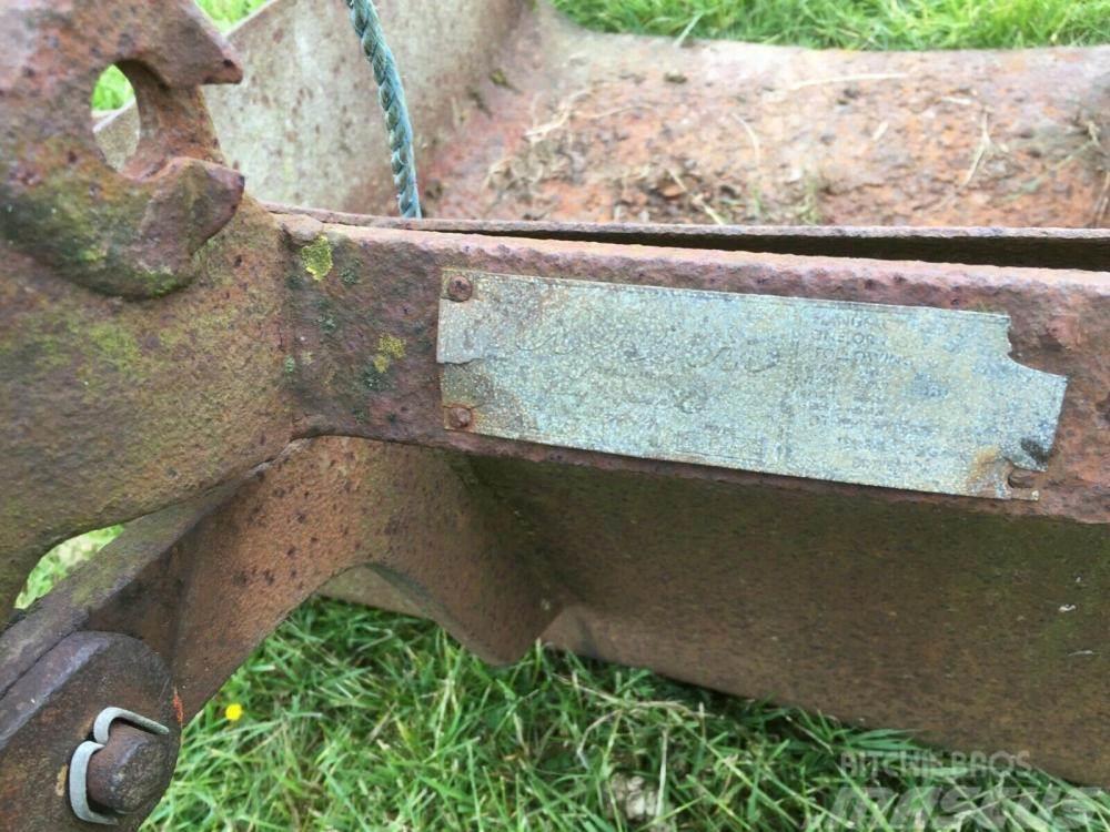 Massey Ferguson rear linkage earth scoop £250 Kita žemės ūkio technika