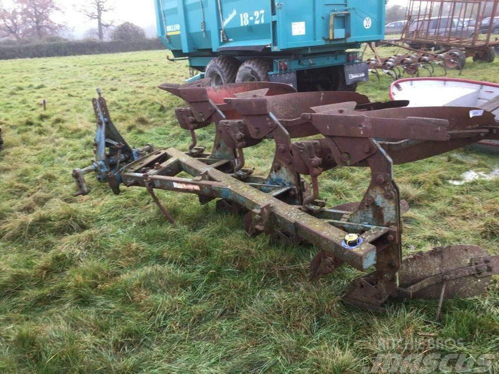 Ransomes 3 Furrow reversible plough £450 plus vat £540 Standartiniai plūgai