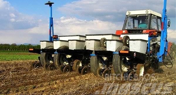  _JINÉ USA) Kinze - 3000 Traktoriai