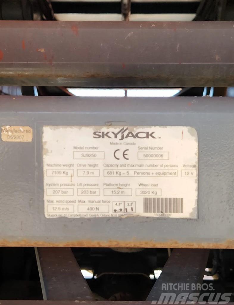SkyJack SJ 9250 RT Žirkliniai keltuvai