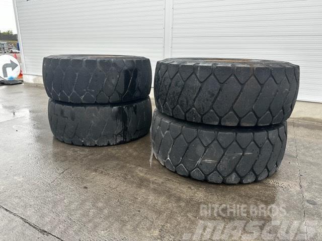 Liebherr solid wheels filled with elastomer Padangos, ratai ir ratlankiai
