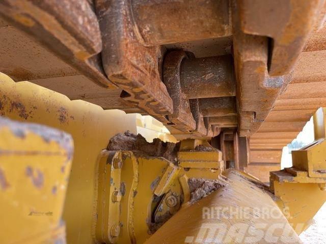 John Deere 750K LGP vamzdžių klotuvų buldozeriai