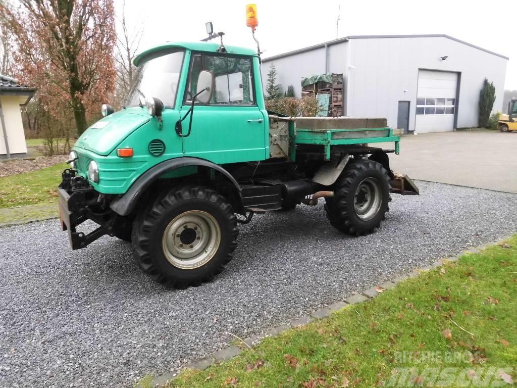 Unimog 406 Traktoriai