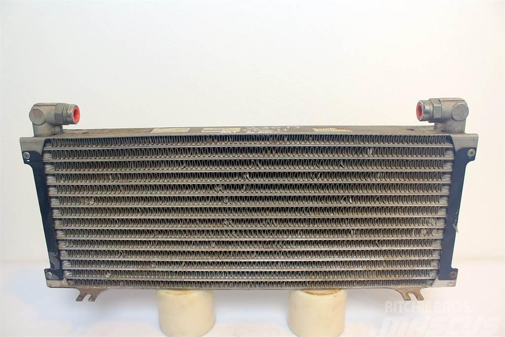Challenger MT665C Oil Cooler Varikliai