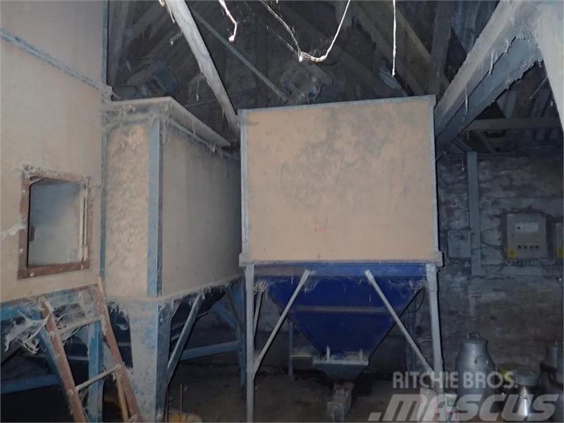 Mosegård Inddøres siloer i forskellige størrelser Siloso iškrovimo įrengimai