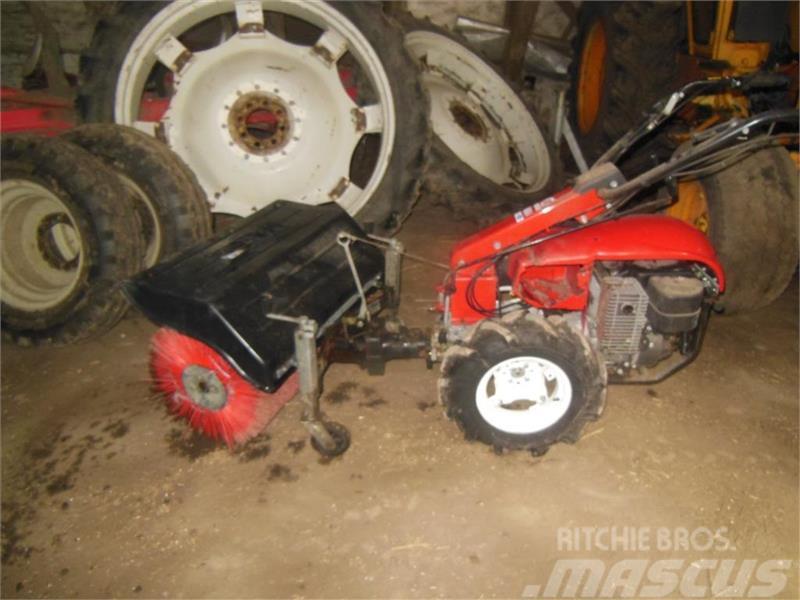 Nibbi Mak 4 med kost Naudoti kompaktiški traktoriai