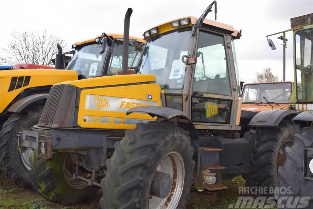 JCB Fastrac 2135 - 4WS Naudoti kompaktiški traktoriai