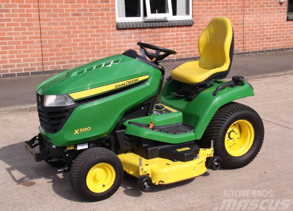John Deere X 590 Ride on lawn tractor Sodo traktoriukai-vejapjovės