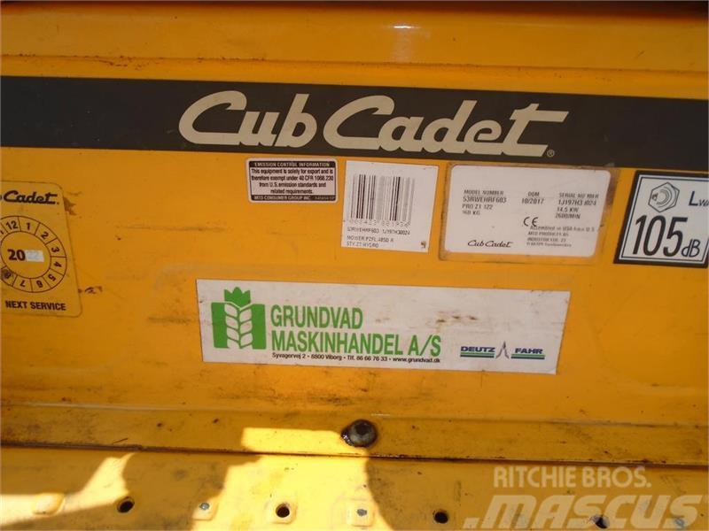 Cub Cadet Z1 L122cm - 2019 - 480 Timer Naudoti kompaktiški traktoriai