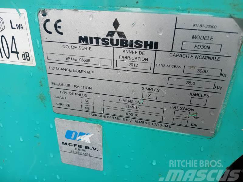Mitsubishi FD30N Šakiniai krautuvai - Kita