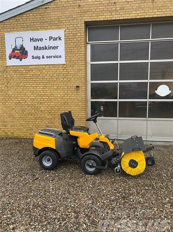 Stiga Park PRO 900 AWX Naudoti kompaktiški traktoriai