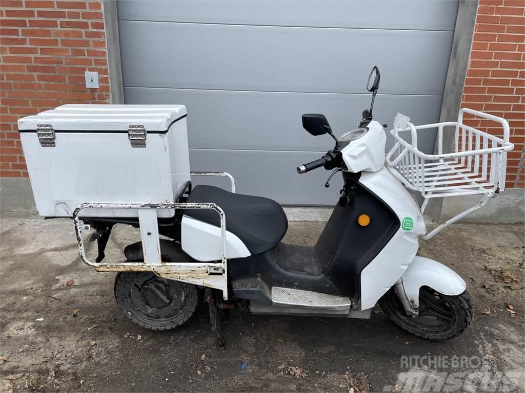  El-scooter V-Moto E-max, German Engineering, Itali Kiti naudoti statybos komponentai