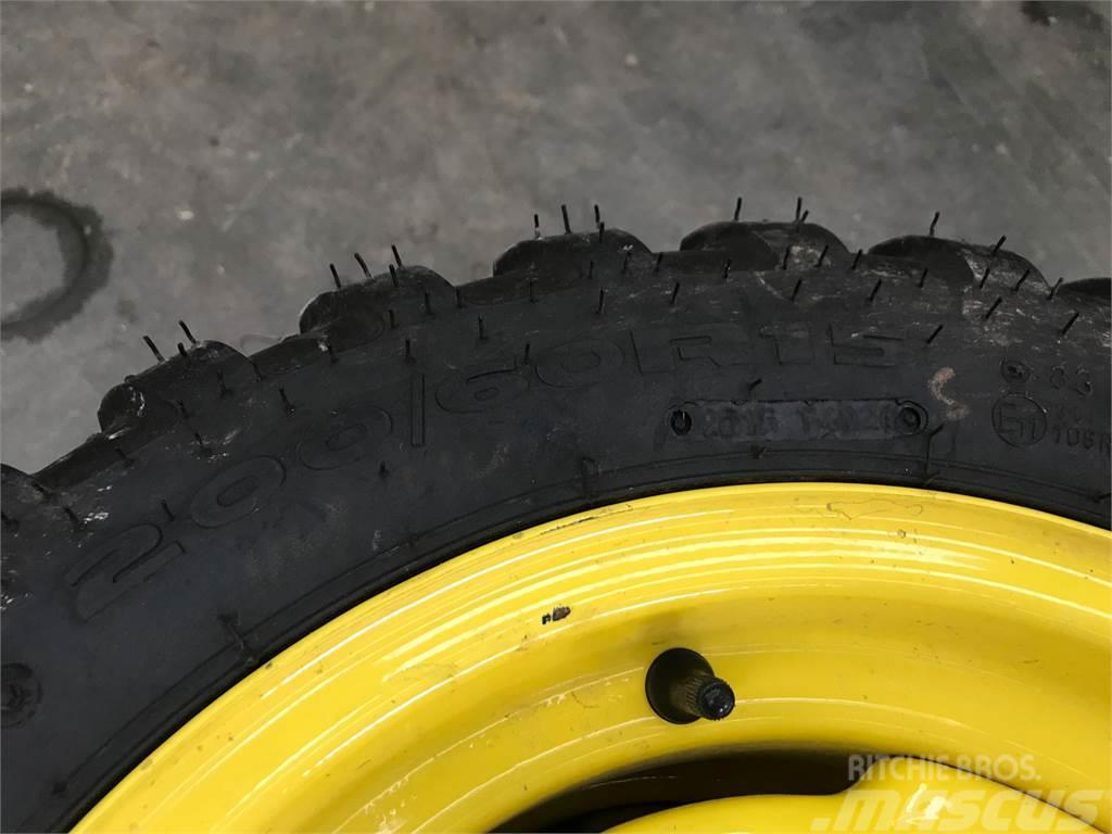John Deere Turf Tyres Padangos, ratai ir ratlankiai