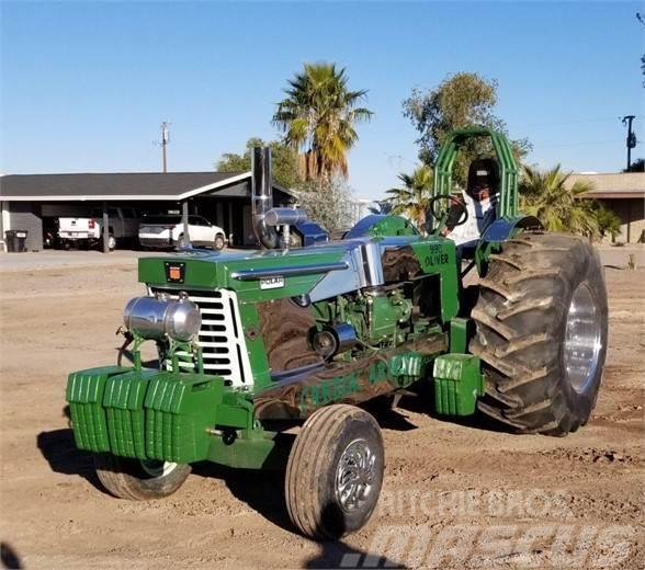 Oliver 990 Traktoriai
