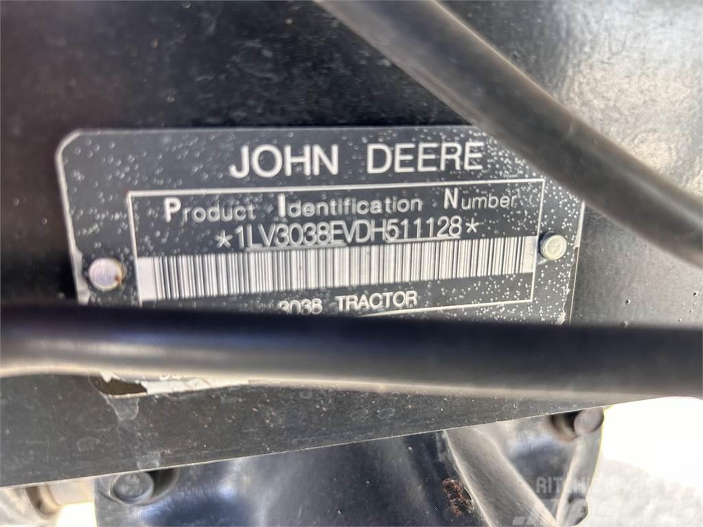 John Deere 3038E Naudoti kompaktiški traktoriai