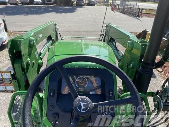 John Deere 5045E Traktoriai