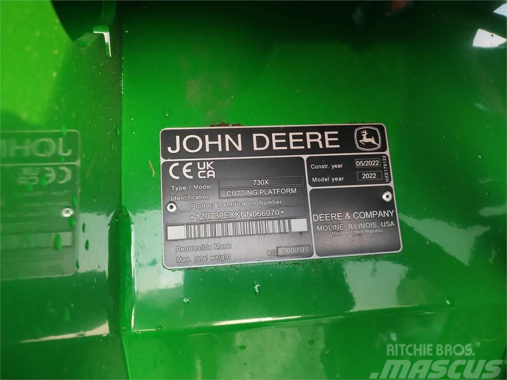John Deere T670 Derliaus nuėmimo kombainai