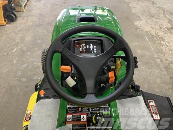 John Deere X730 Naudoti kompaktiški traktoriai