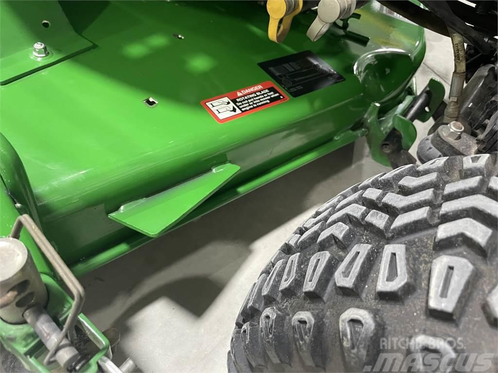 John Deere X738 Naudoti kompaktiški traktoriai