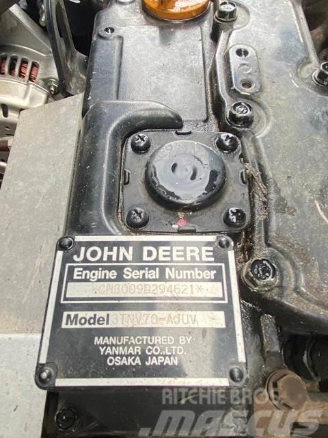John Deere XUV 865M Specializuotos paskirties technika