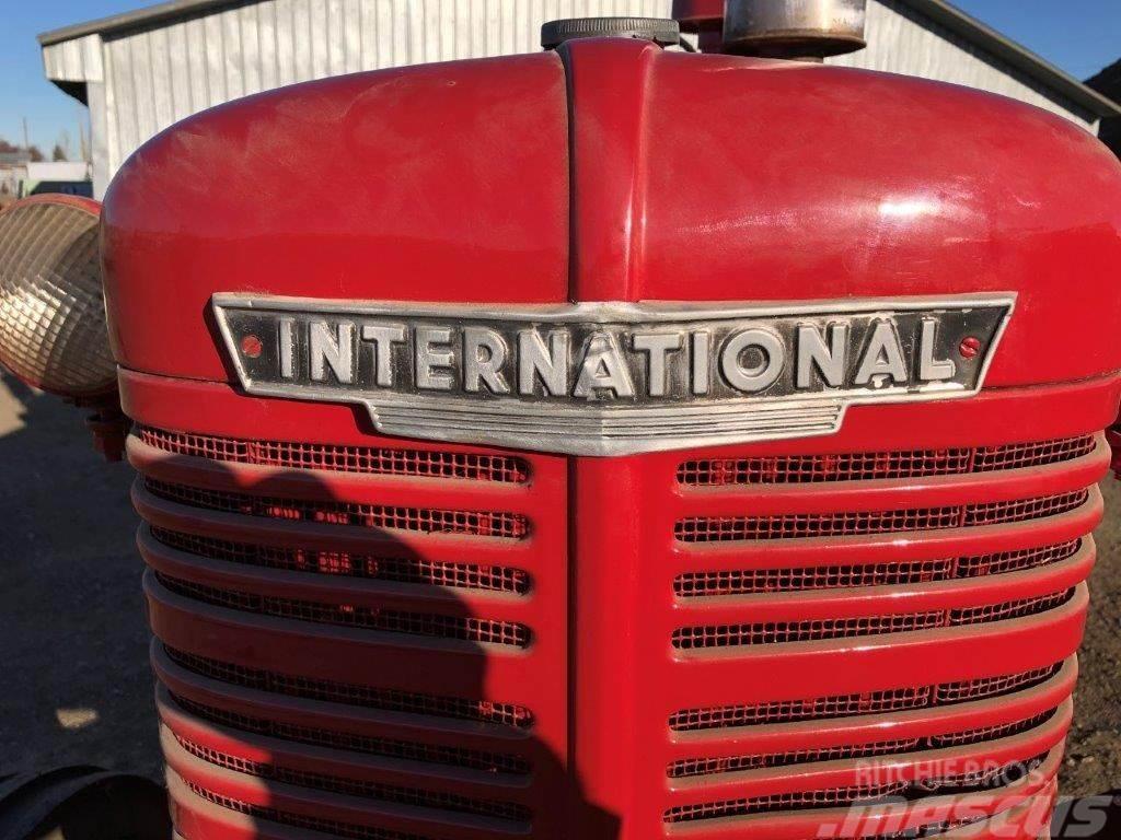 International W4 Traktoriai