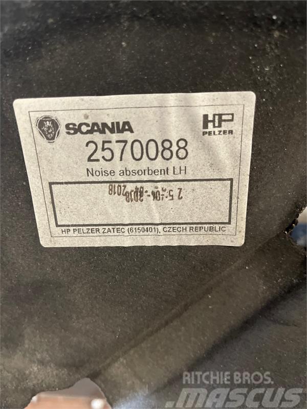 Scania  CAB FLOOR 2570088 Kiti priedai