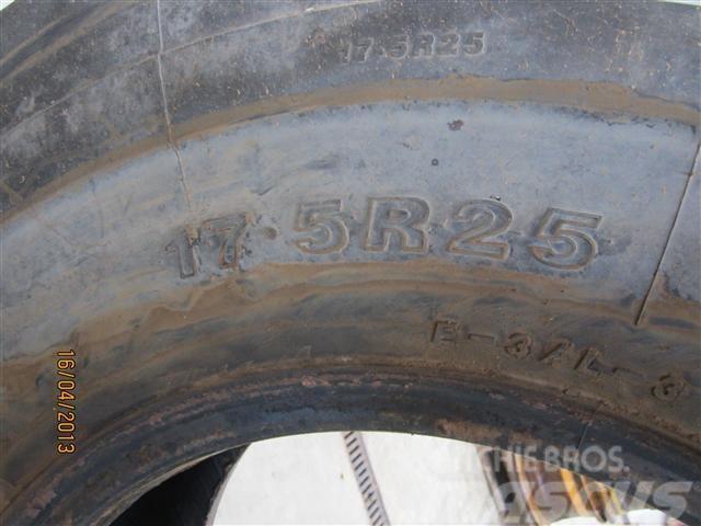Dunlop 17.5x25 Padangos, ratai ir ratlankiai