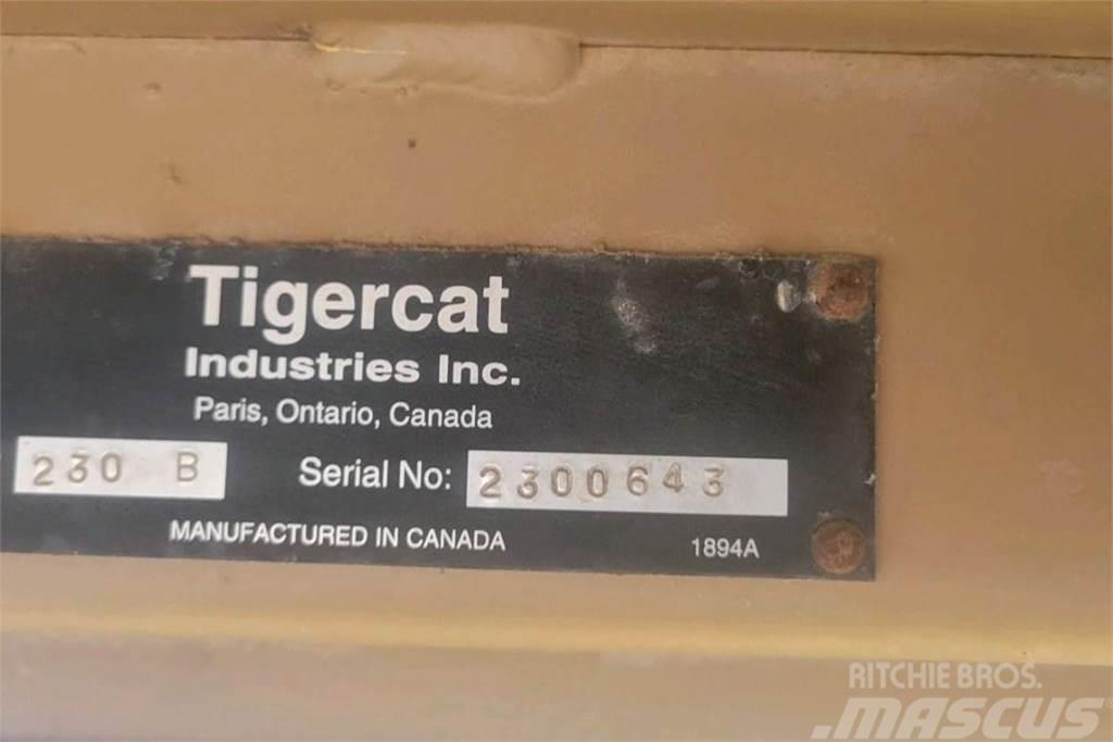 Tigercat 230B Strėliniai krautuvai