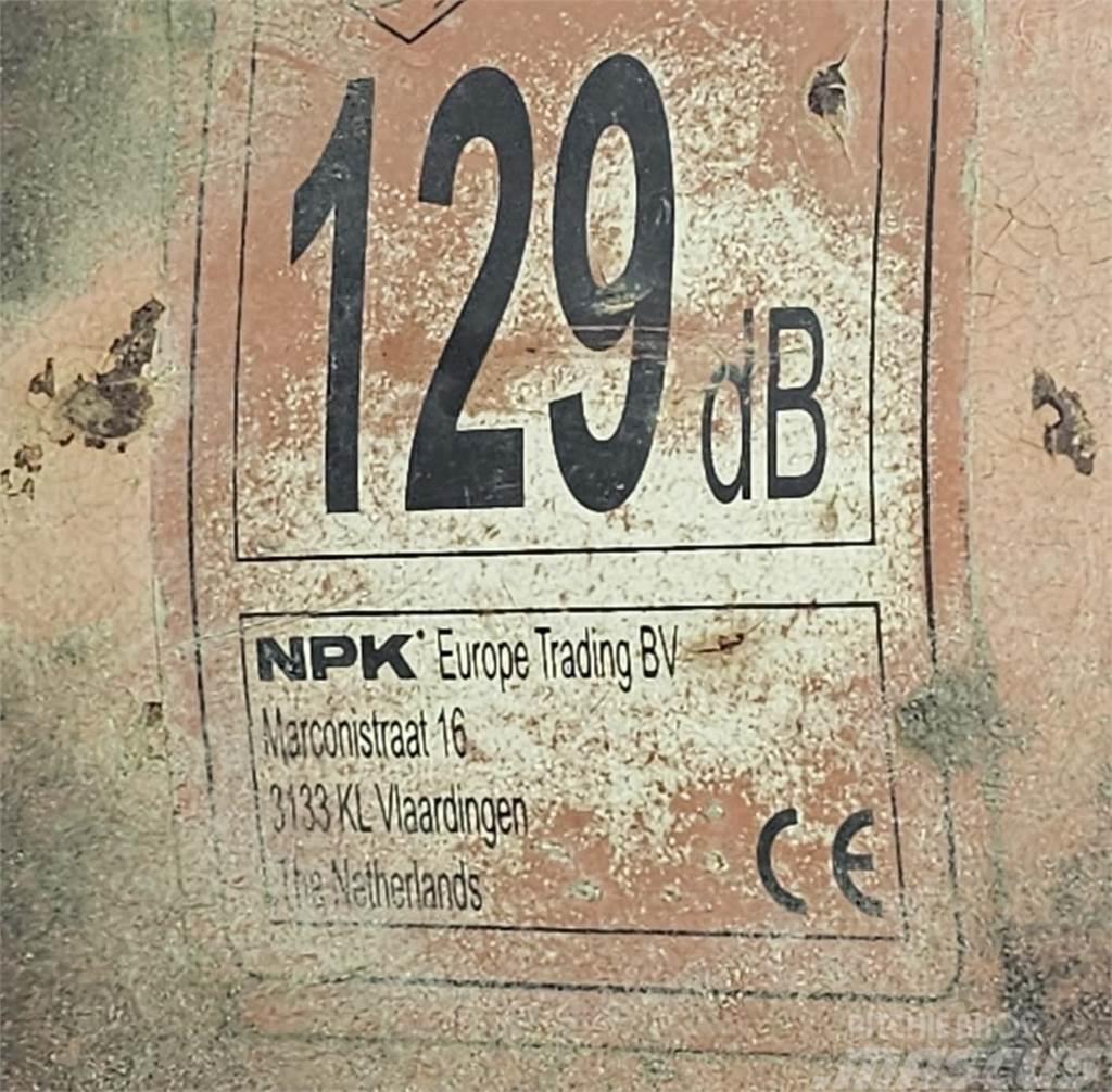 NPK E-210 C iskuvasara NTP10 kiinnikkeellä Hidrauliniai kūjai / Trupintuvai
