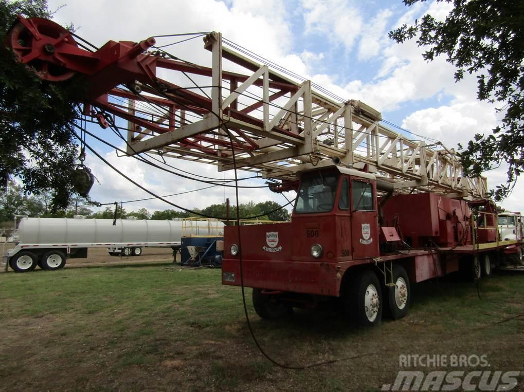  Franks Rocket 658 Workover Rig Mobilūs gręžimo bokštiniai sunkvežimiai