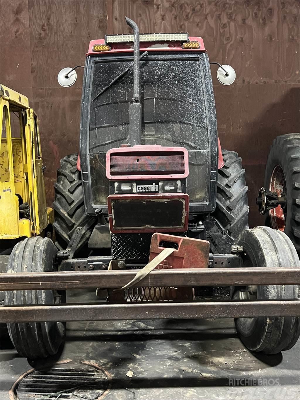 Case IH 585 Traktoriai