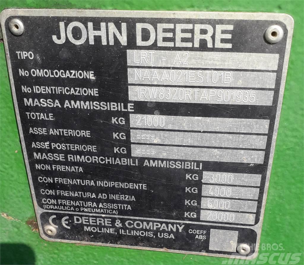 John Deere 8320 RT Traktoriai
