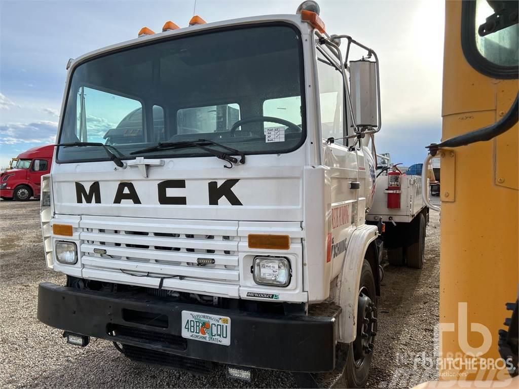 Mack MS200 Betonvežiai