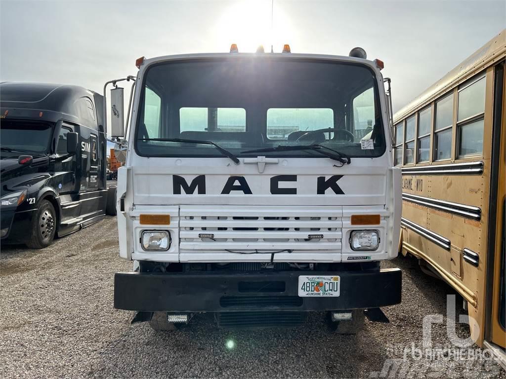 Mack MS200 Betonvežiai