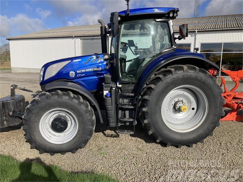 New Holland T7.300 AC Bluepower Traktoriai