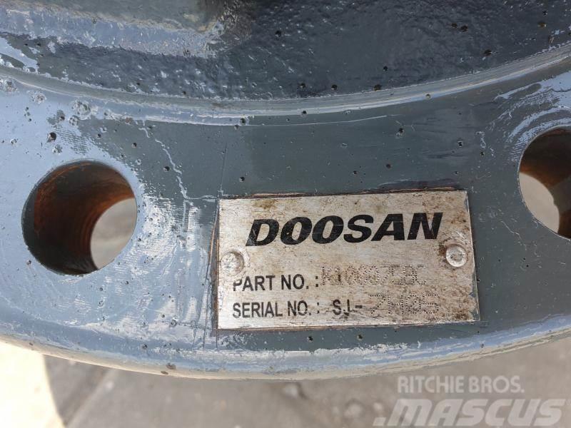 Doosan DX 480 K1000758C Važiuoklė ir suspensija