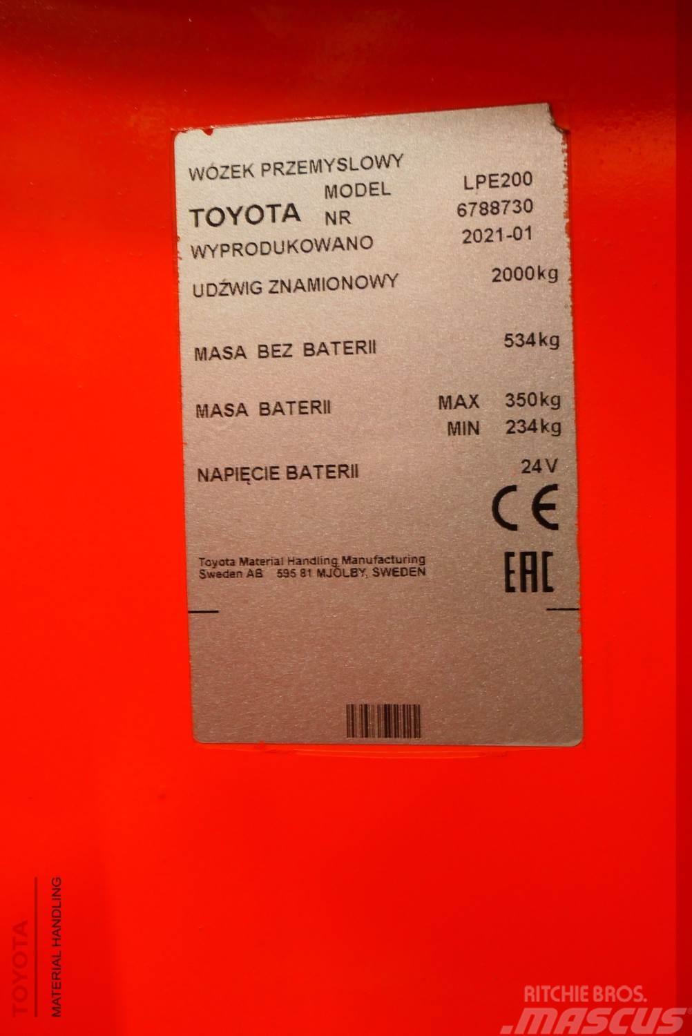 Toyota LPE200 Žemų aukščių keltuvai su platforma